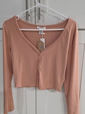 Capella Ribbed Button-Front Long Sleeve Crop Top — Blush